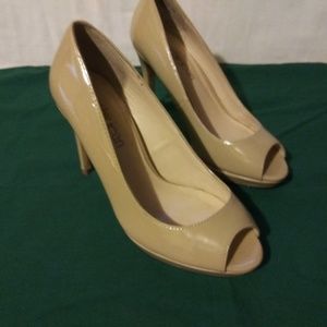 Badge open toe heels 👡